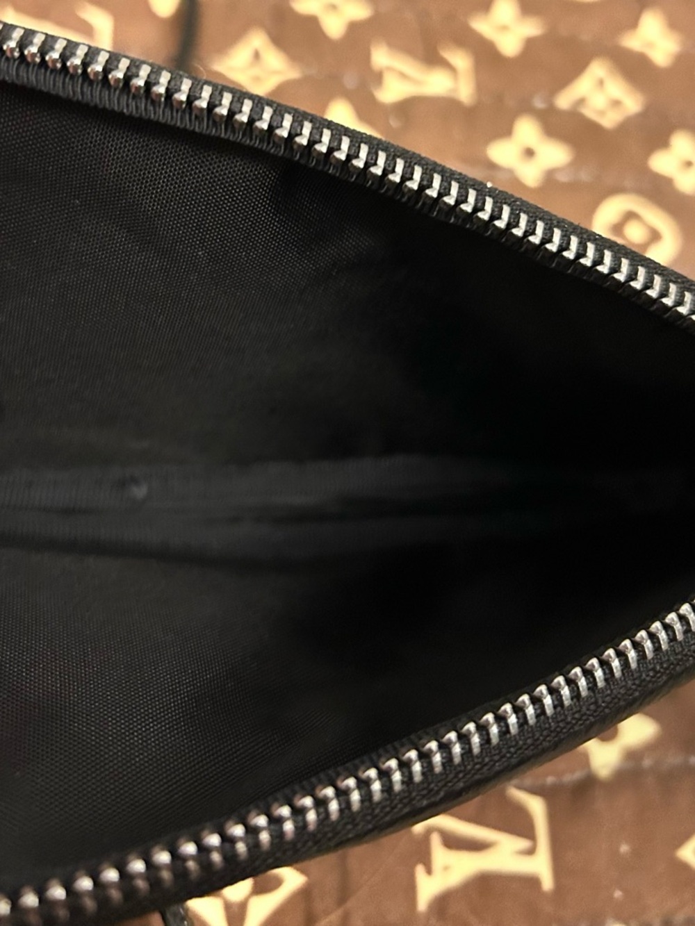Bandolier Black Pebbled Leather Crossbody Phone Wallet - Picture 5 of 9